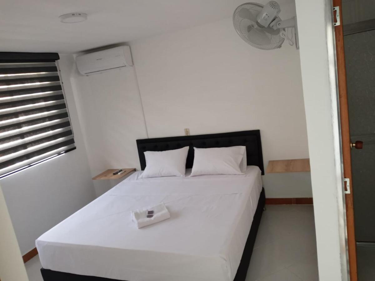 Hotel Picasso 70 Medellín Dış mekan fotoğraf