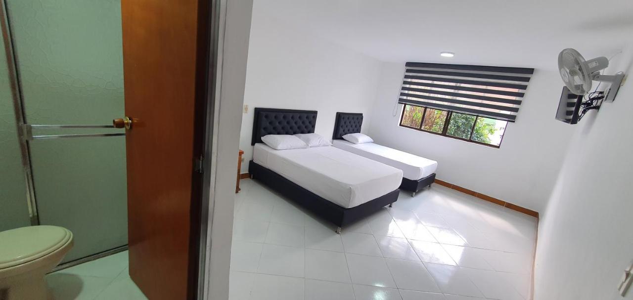 Hotel Picasso 70 Medellín Dış mekan fotoğraf