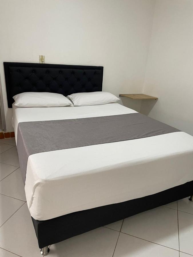 Hotel Picasso 70 Medellín Dış mekan fotoğraf