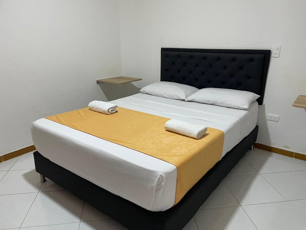 Hotel Picasso 70 Medellín Dış mekan fotoğraf