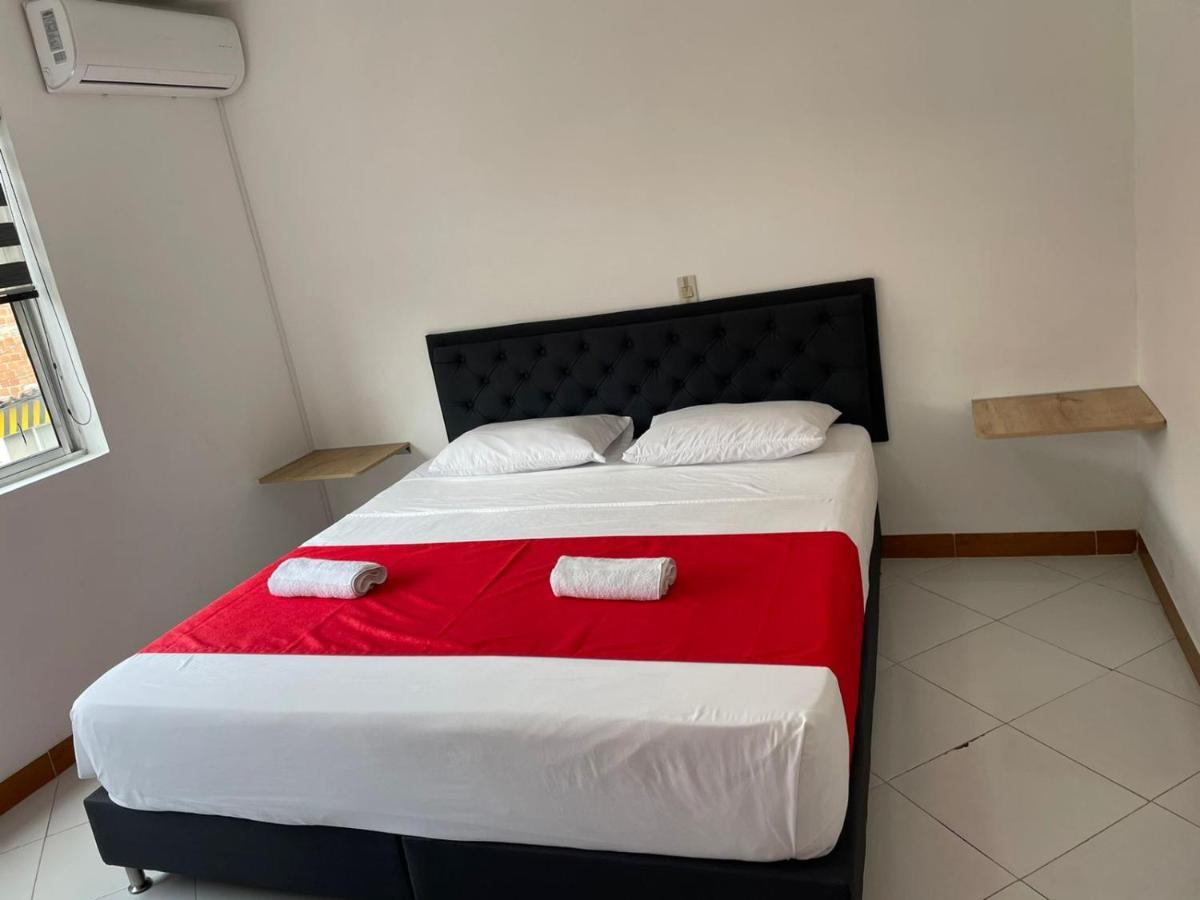 Hotel Picasso 70 Medellín Dış mekan fotoğraf