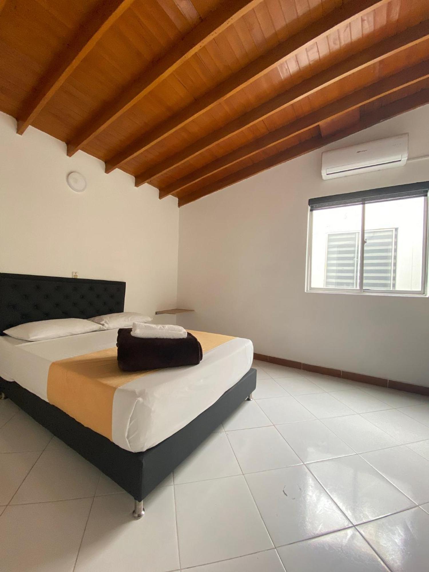 Hotel Picasso 70 Medellín Dış mekan fotoğraf